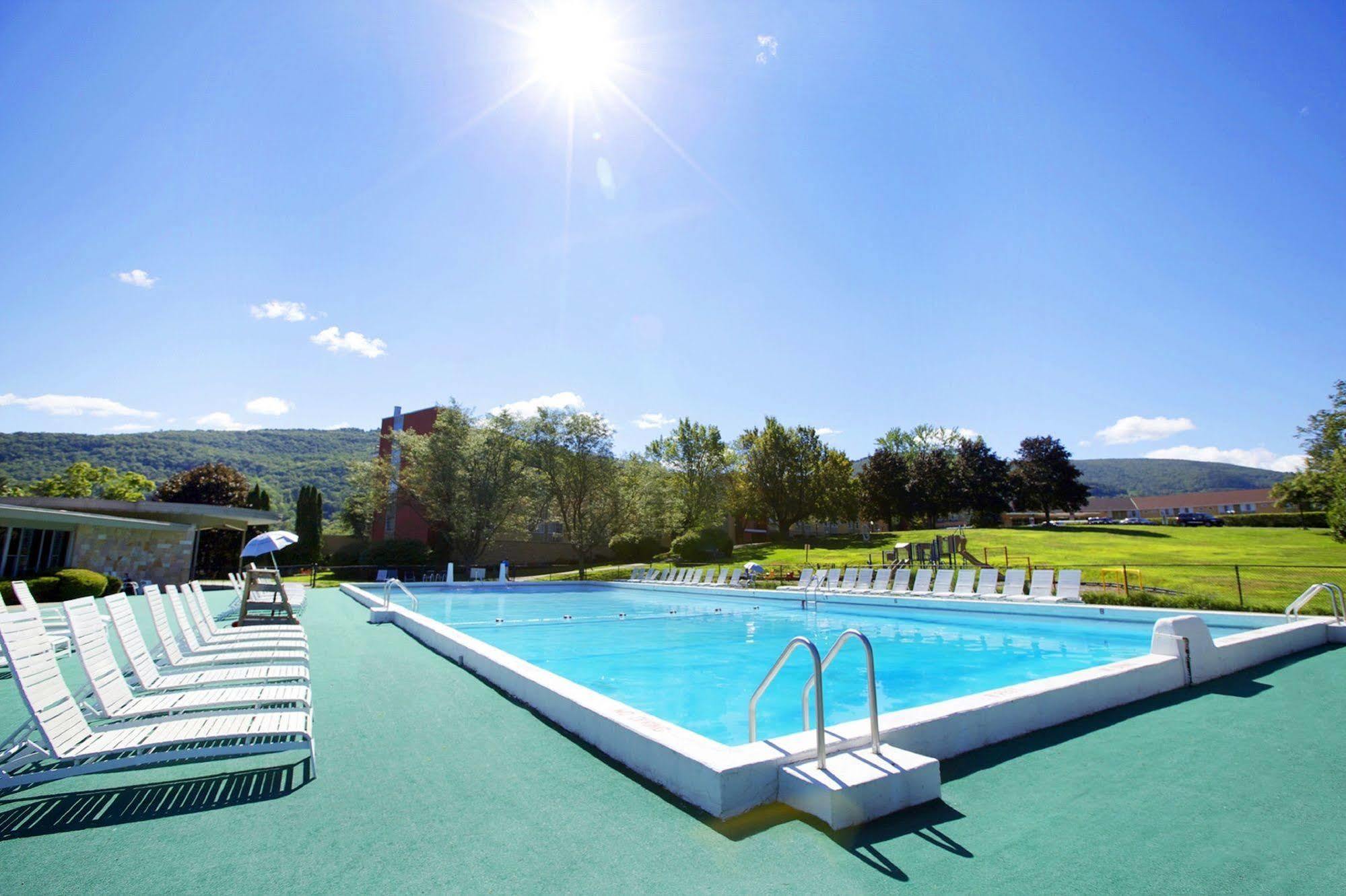 Honors Haven Retreat & Conference Hotell Ellenville Eksteriør bilde